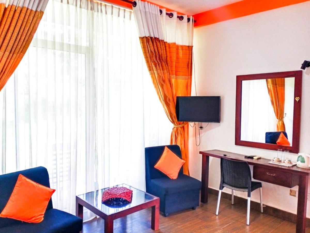 Bridge Hotel Negombo Kimbulapitiya エクステリア 写真