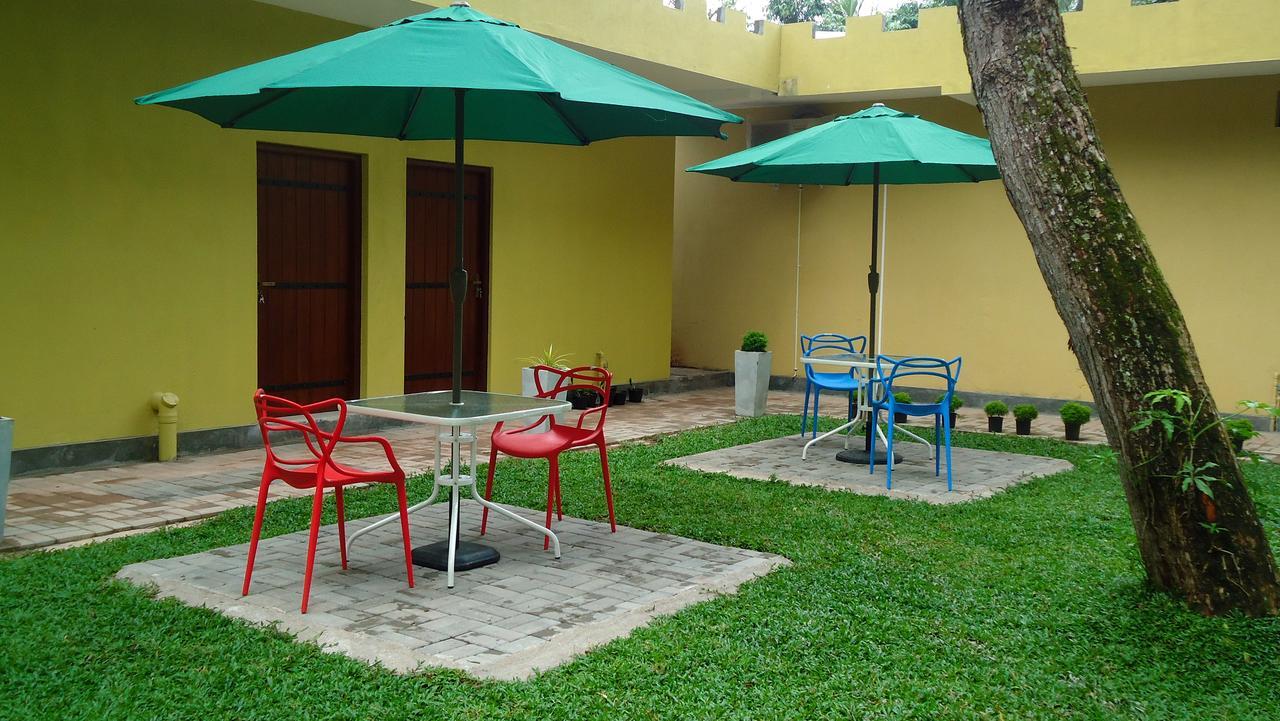 Bridge Hotel Negombo Kimbulapitiya エクステリア 写真