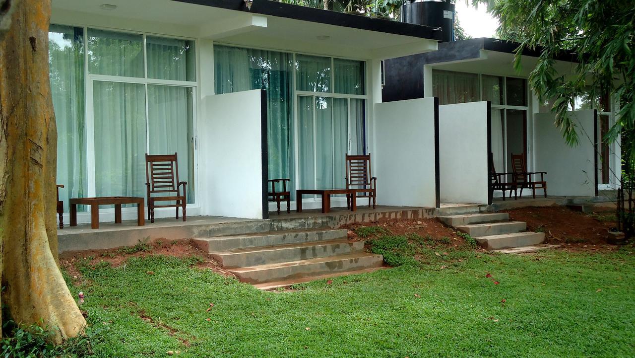 Bridge Hotel Negombo Kimbulapitiya エクステリア 写真