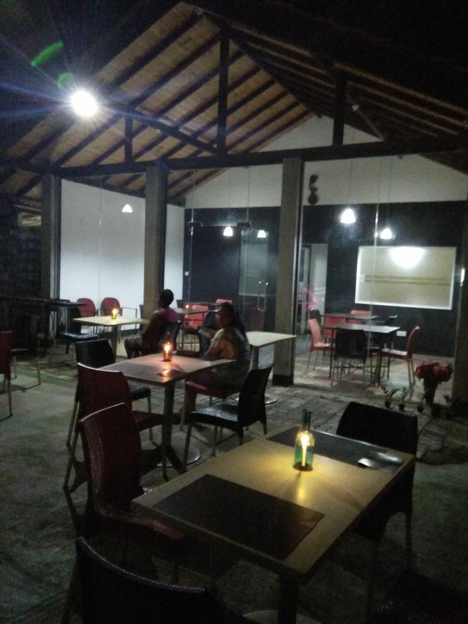 Bridge Hotel Negombo Kimbulapitiya エクステリア 写真