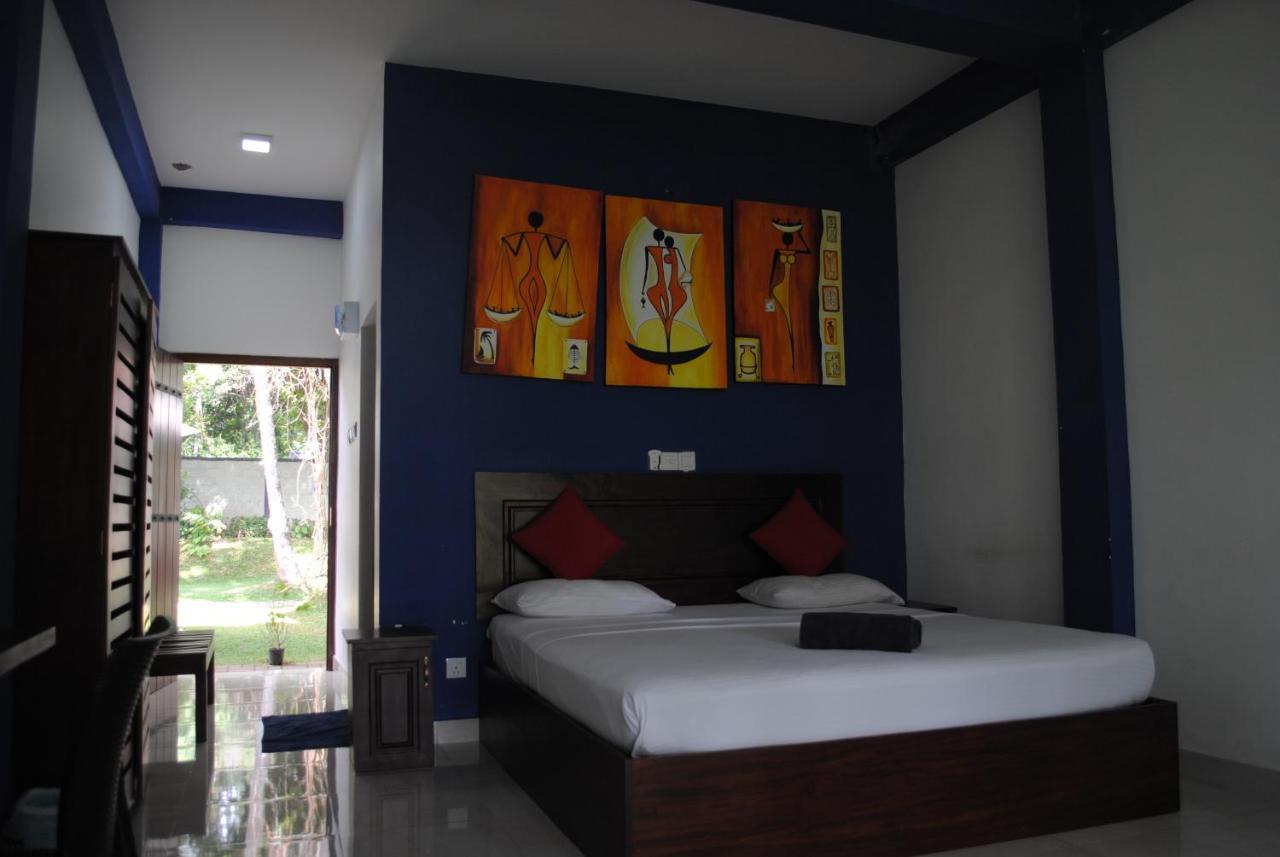 Bridge Hotel Negombo Kimbulapitiya エクステリア 写真