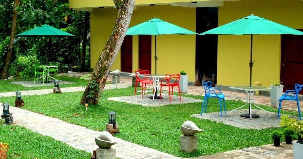 Bridge Hotel Negombo Kimbulapitiya エクステリア 写真